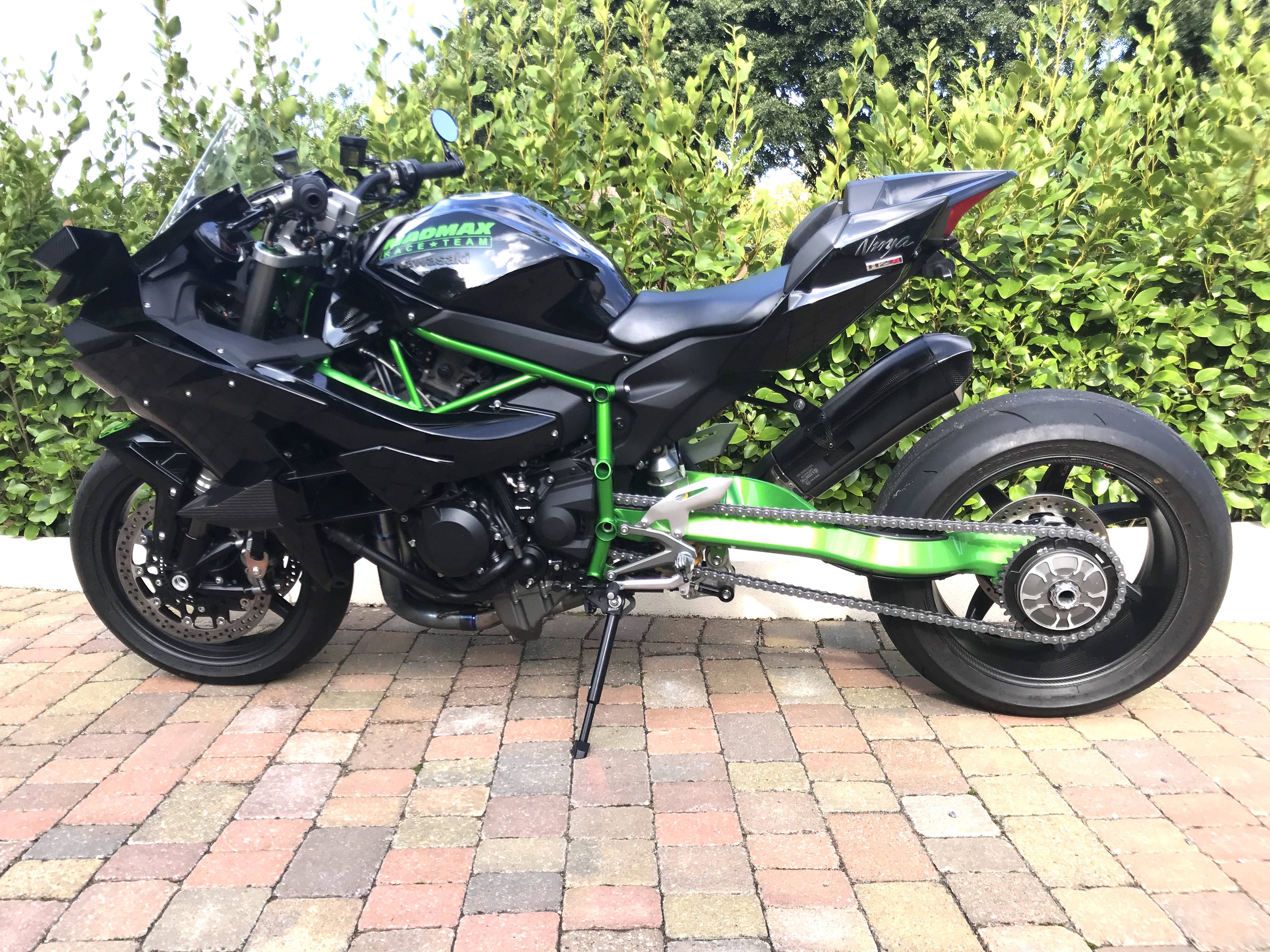 The only 'road legal' Kawasaki H2R | Eisenberg Racing - Max Your Life.